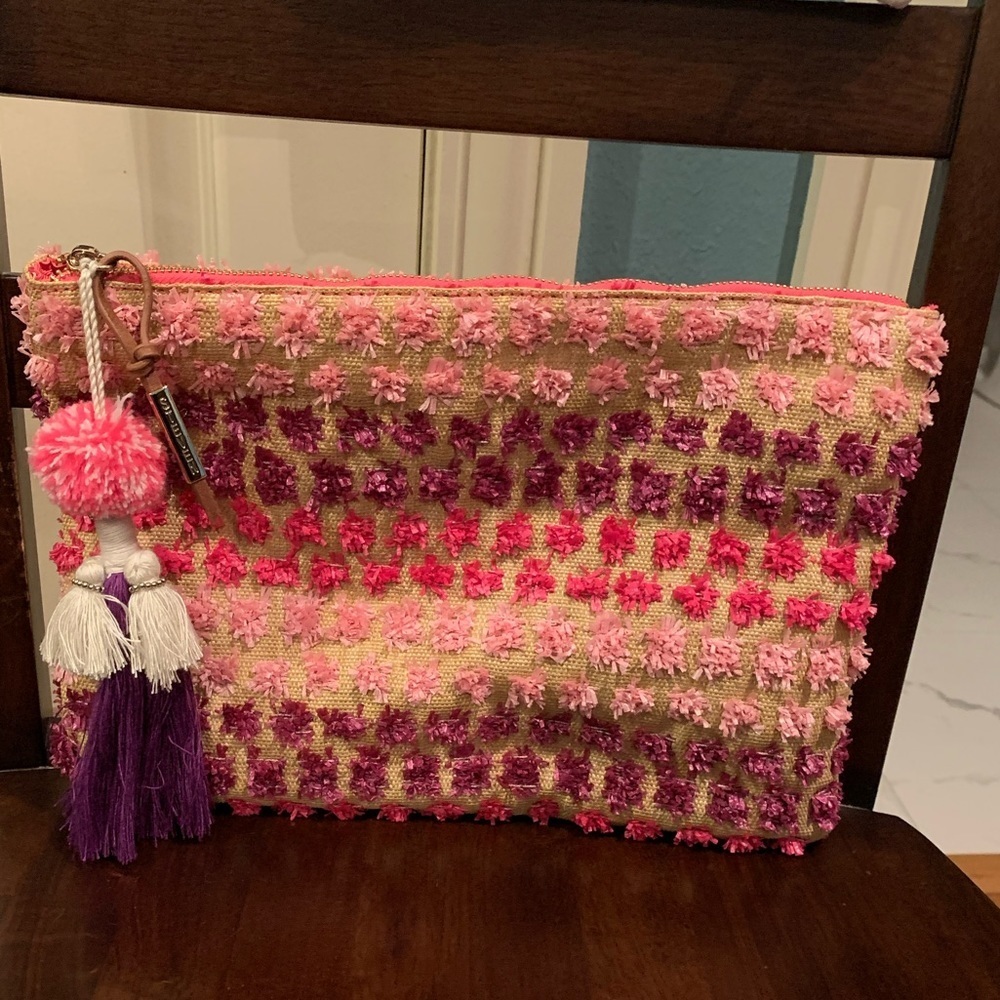 Steven clutch bag.​
